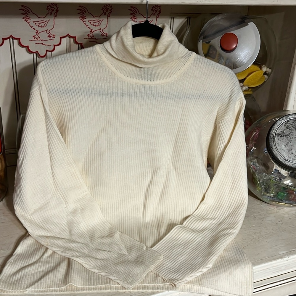 Cream turtleneck 100% merino wool
